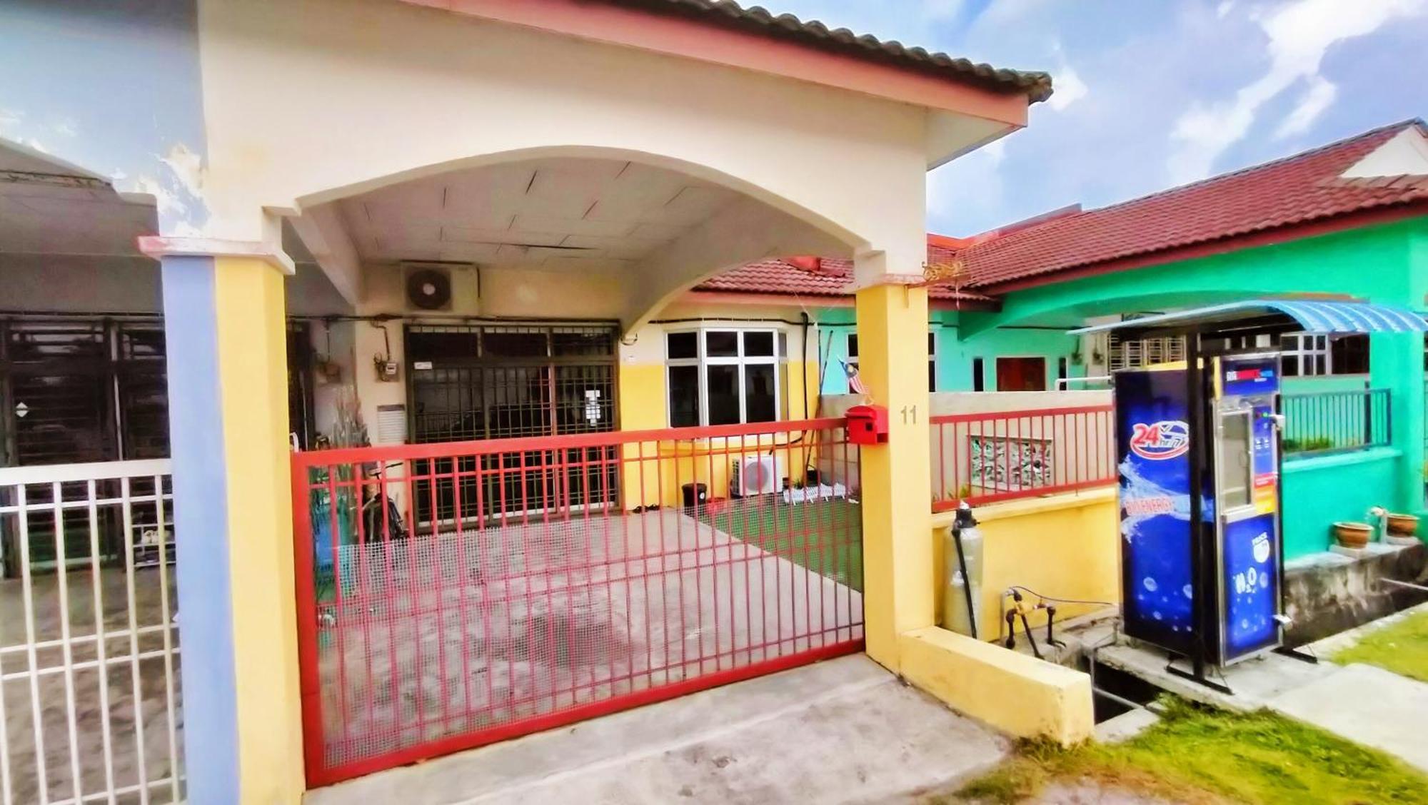 Homestay Melewar 巴力拉惹 外观 照片
